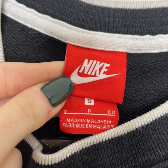 Nike Sportswear French Terry crop Crewneck sweatshirt - Picture 5 of 9